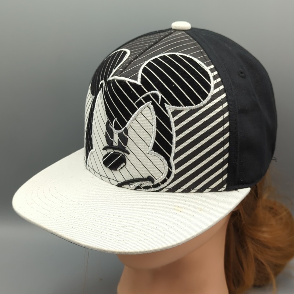 Mickey Mouse Adjustable Disney Snapback Embroidered Hat Cap Black/White